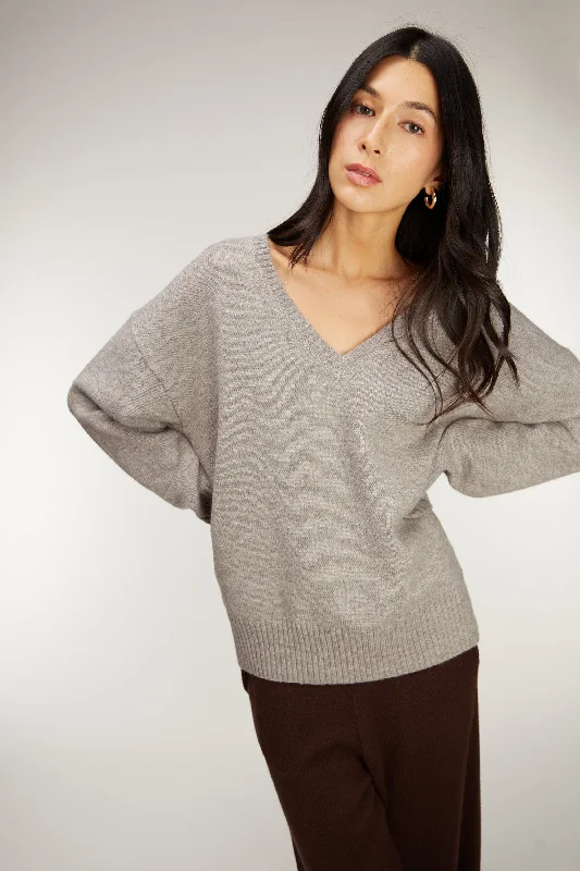 Halter Neck Sweaters for Stylish Look -RELAXED FIT V-NECK SWEATER