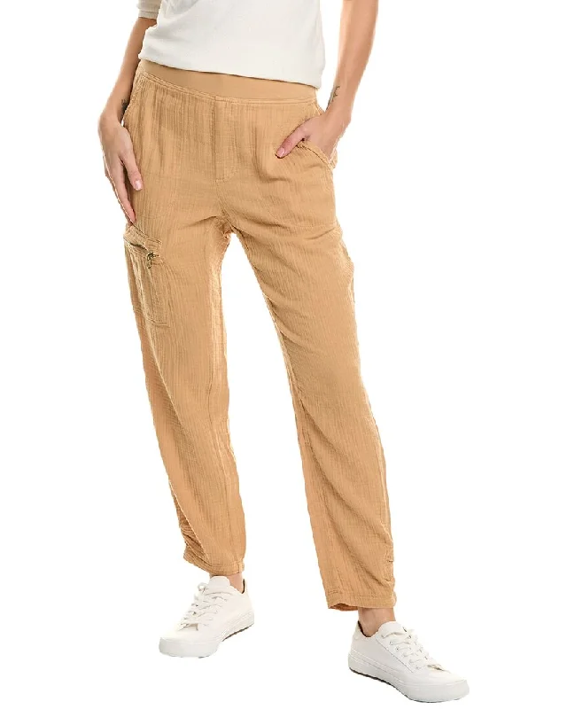 Retro-inspired tight trousers for men with a high-waisted fit and 80s vibe -XCVI Landry Slim Pant