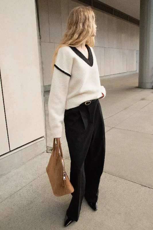 Boat Neck Sweaters for Chic Style -CROPPED CONTRAST V-NECK SWEATER