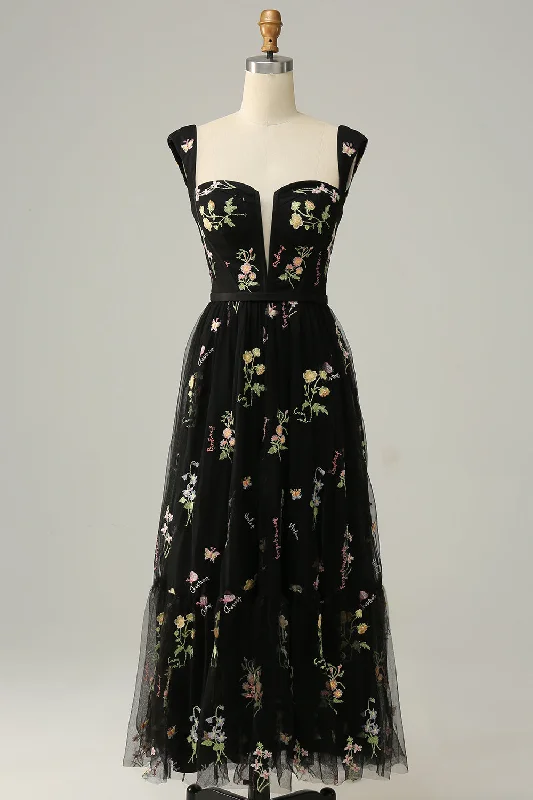 Indian Dresses with Intricacy -A Line Sweetheart Black Long Prom Dress with Embroidery