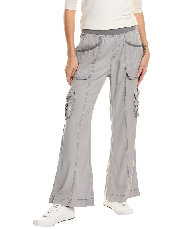 Tight trousers for women with decorative buttons and flattering silhouette for day wear -XCVI Washburn Cargo Pant