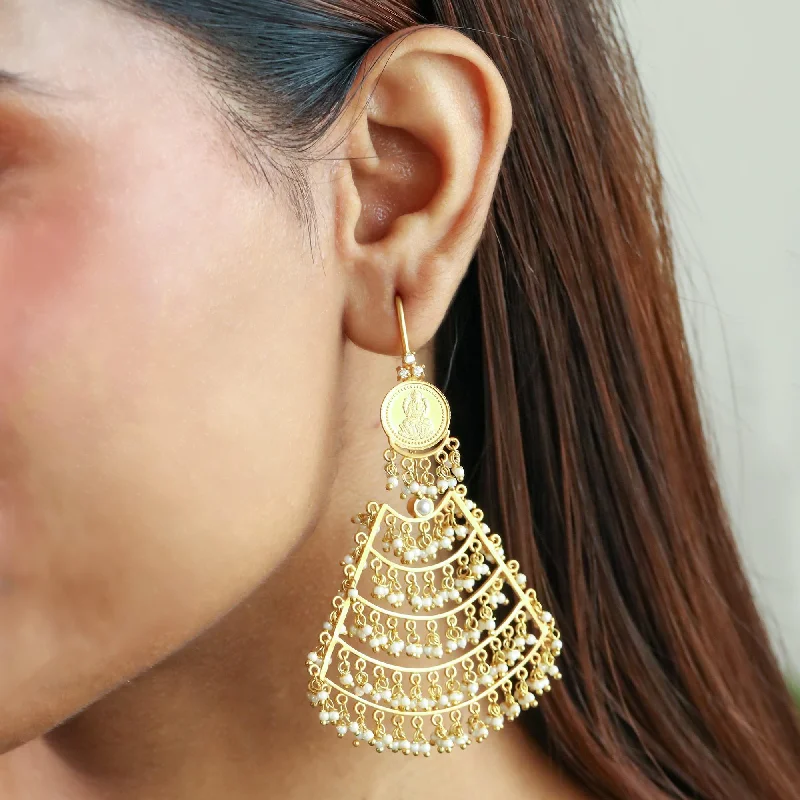 Best hoop earrings with vintage rhinestone embellishments for a retro-glam effect-Kuber 999 Statement Sui Dhaga