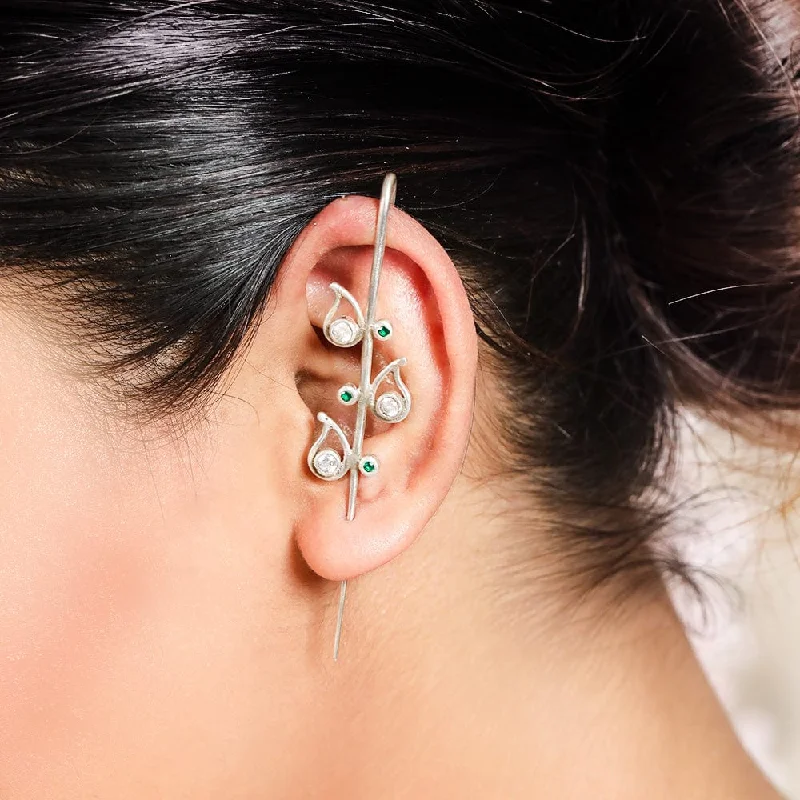 Best hoop earrings with stacked layers for a dimensional and bold look-Silver Aambi Earcuff