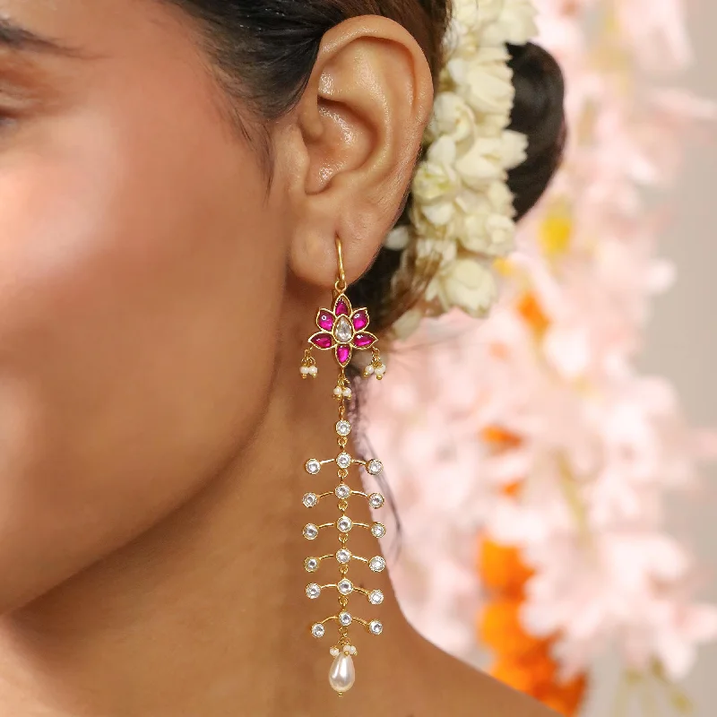 Best hoop earrings with smooth ceramic finishes for a polished, clean style-Silver Graceful Loop Sui Dhaga earring