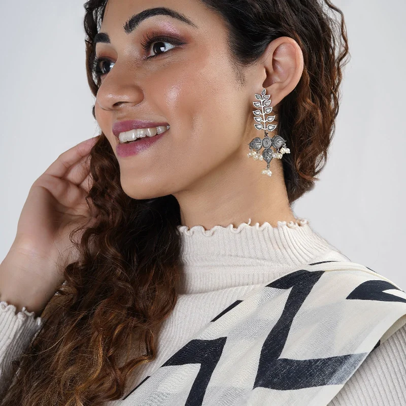 Best hoop earrings with gold-plated finishes for an affordable luxury vibe-Teejh Aarini Silver Oxidised Earring